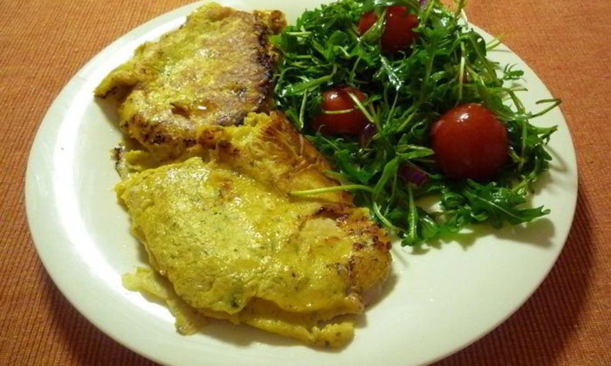 Рецепт шницель в пряной горчичной панировке с салатом