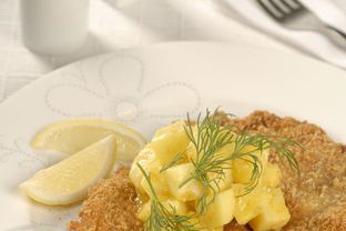 Свиной шницель с яблочным соусом