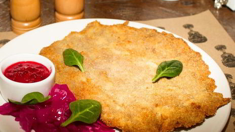 венский шницель из парной телятины в хрустящей корочке