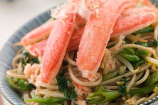 Снежный краб и лапша Соба с зеленью