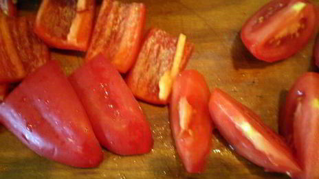 перечный раундрамб-стейк с грилованными овощами