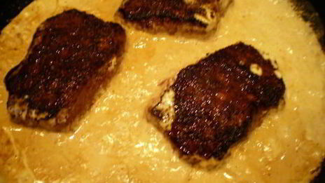 перечный раундрамб-стейк с грилованными овощами