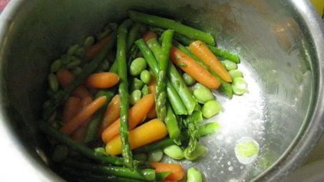 рыбный стейк в компании