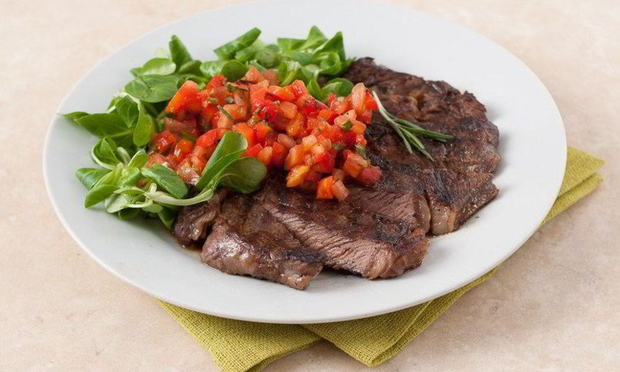 Рецепт стейк из австралийской мраморной говядины с чили сальсой
