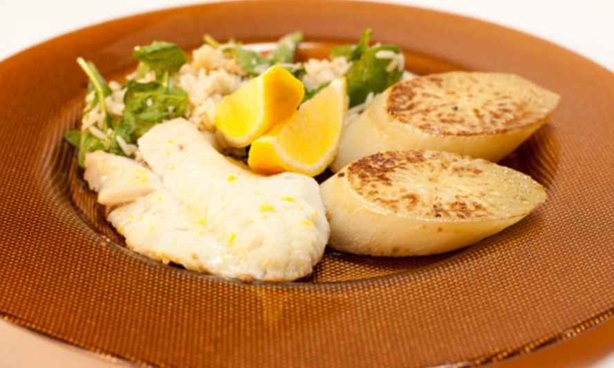 Рецепт стейк из дайкона с запеченным окунем