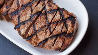 Стейк из говядины на гриле