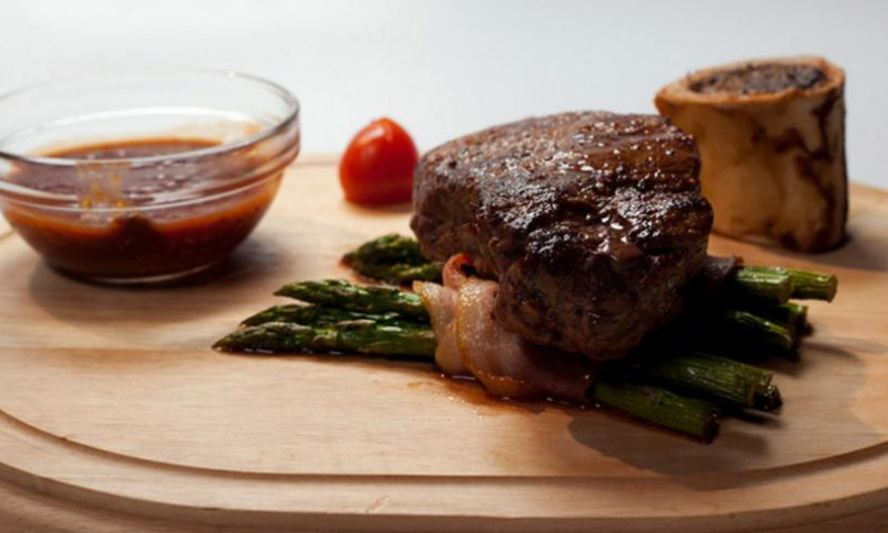 Рецепт стейк из говядины со спаржей