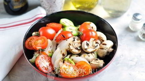 стейк из лосося с овощами-гриль