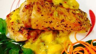 Стейк из свинины под манговым соусом