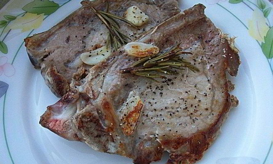 Рецепт стейк из свинины с розмарином
