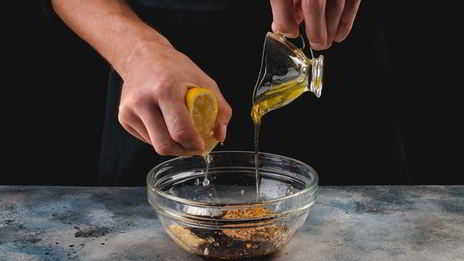 стейк лосося в медово-имбирном маринаде