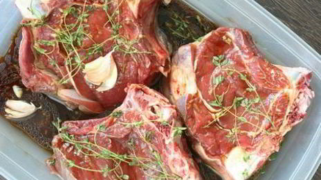 стейк на косточке на углях