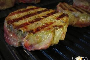 Стейк с винным маслом