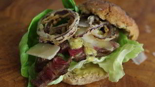 Стейк-сэндвич