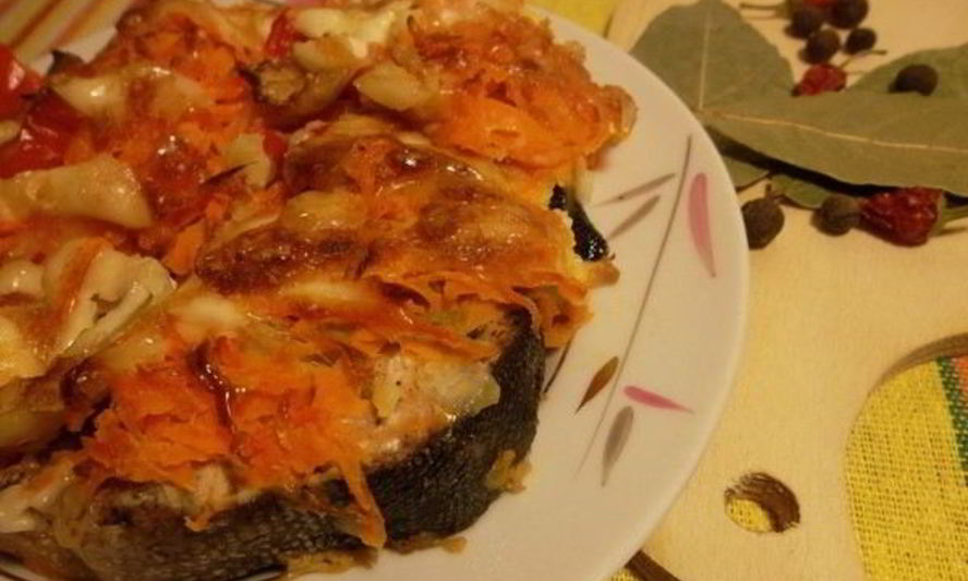 Рецепт стейки горбуши, запеченные с овощами