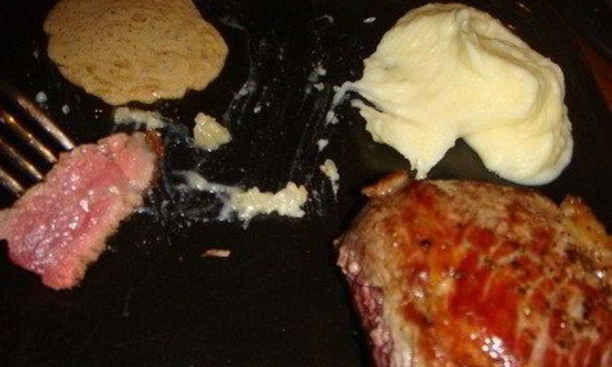 Рецепт стейки из говядины с перечным соусом и картофельным пюре