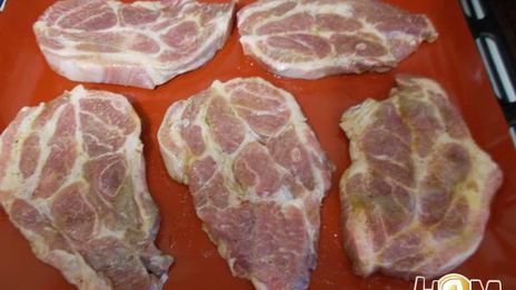 стейки из свиной шеи по-французски