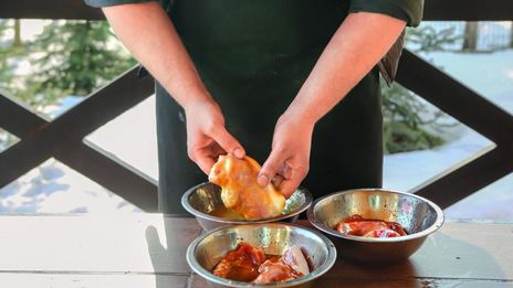 три стейка из карбонада