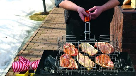 три стейка из карбонада