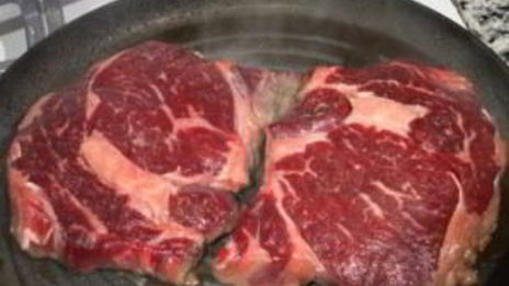 вкусный стейк из говядины