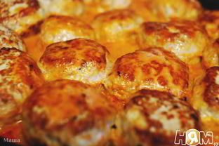 Курино-свинные тефтели, запеченные в соусе