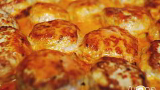 Курино-свинные тефтели, запеченные в соусе