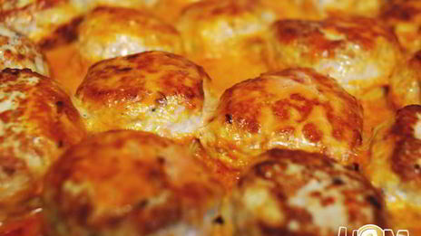 курино-свинные тефтели, запеченные в соусе