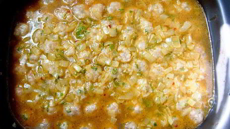 куриные тефтели в пряном лимонном соусе