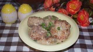 Куриные тефтели в сметанном соусе