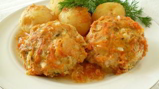 Куриные тефтельки, запеченные с молодым картофелем