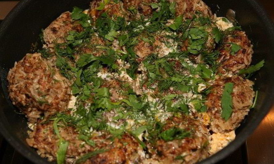 Рецепт мясные тефтельки с рисом и зеленью