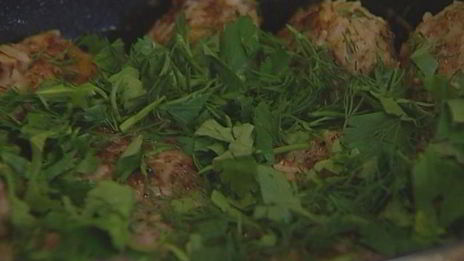 мясные тефтельки с рисом и зеленью