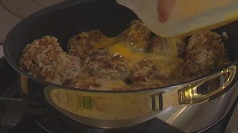 мясные тефтельки с рисом и зеленью