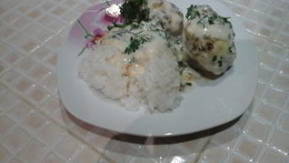 Нежные говяжьи тефтели с белым соусом