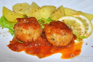 Рыбные тефтели в соево-томатном соусе