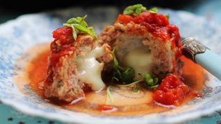 Тефтели из индейки с моцареллой под соусом Маринара