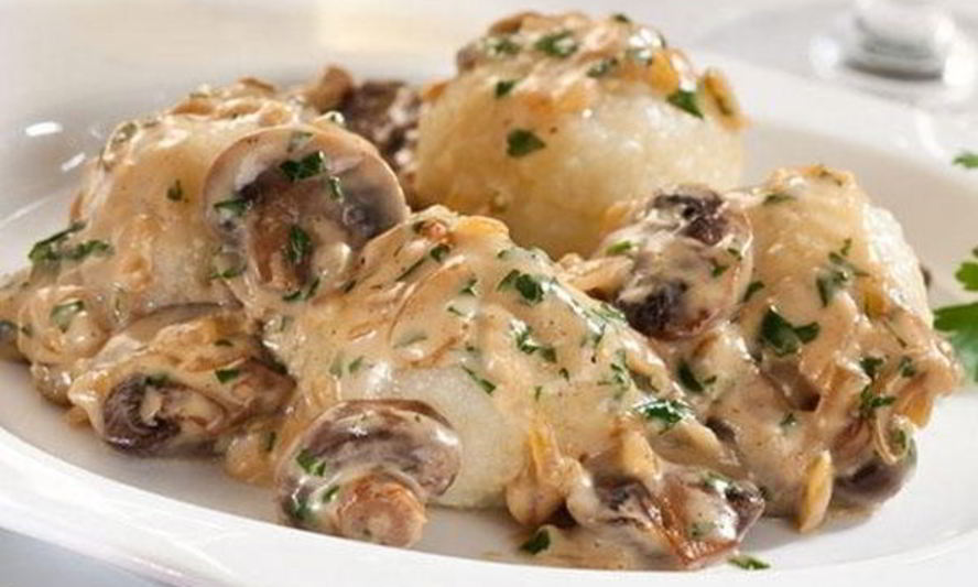 Рецепт тефтели из картофеля под грибным соусом