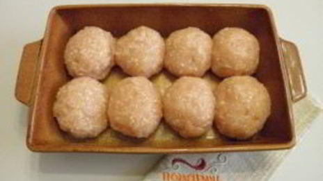 тефтели под сметанным соусом