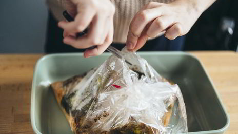 тефтели с грецкими орехами в соусе