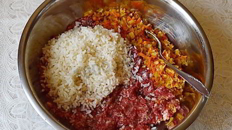 тефтели с капустой и рисом