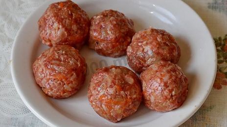 тефтели с капустой и рисом