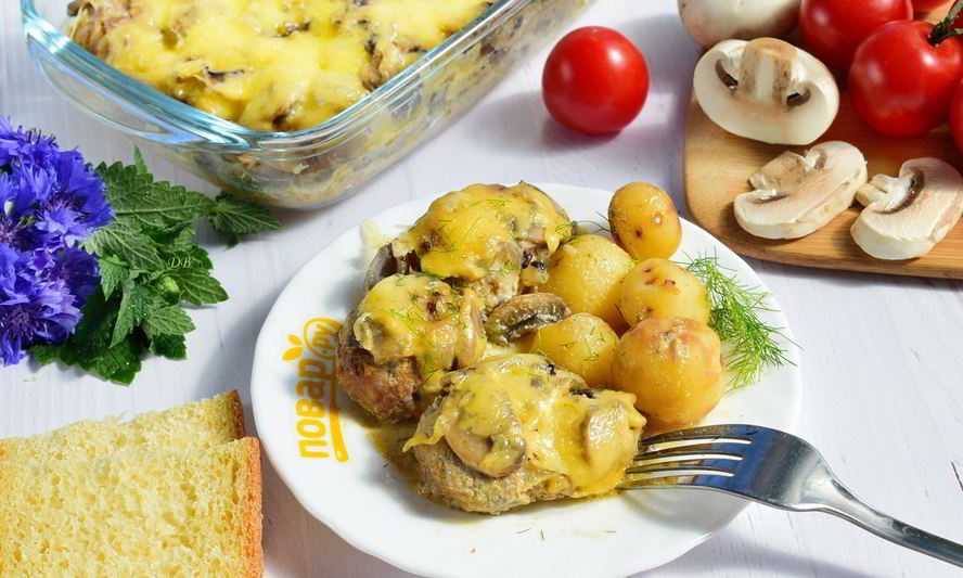 Рецепт тефтели в грибном соусе под сыром
