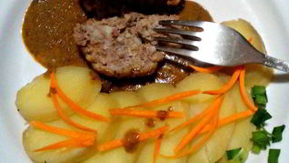 Тефтели в грибном соусе