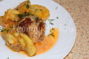 Тефтели запеченные с картофелем