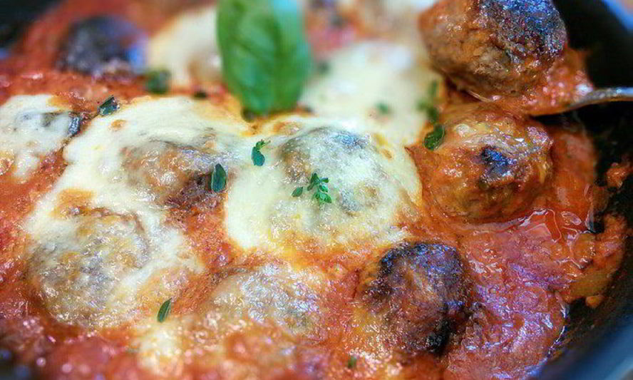 Рецепт тефтели, запеченные с моцареллой