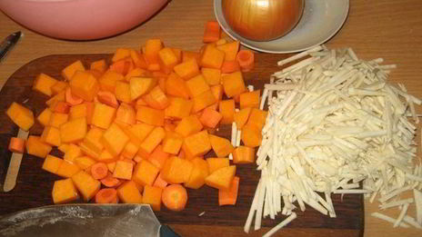 вареные тефтели с овощным гарниром