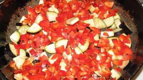 вареные тефтели с овощным гарниром