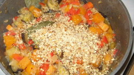 вареные тефтели с овощным гарниром