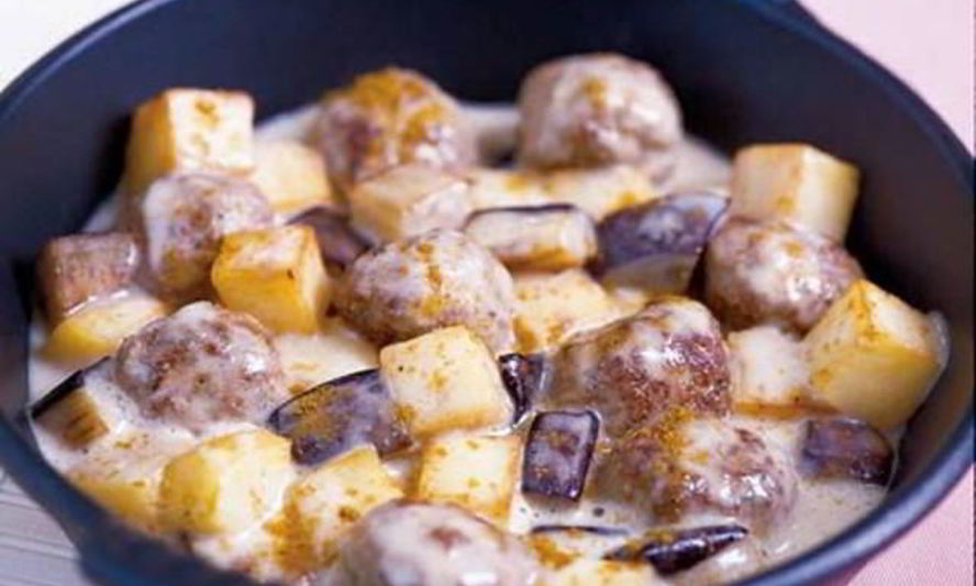 Рецепт жареные баклажаны и картофель с острыми тефтельками