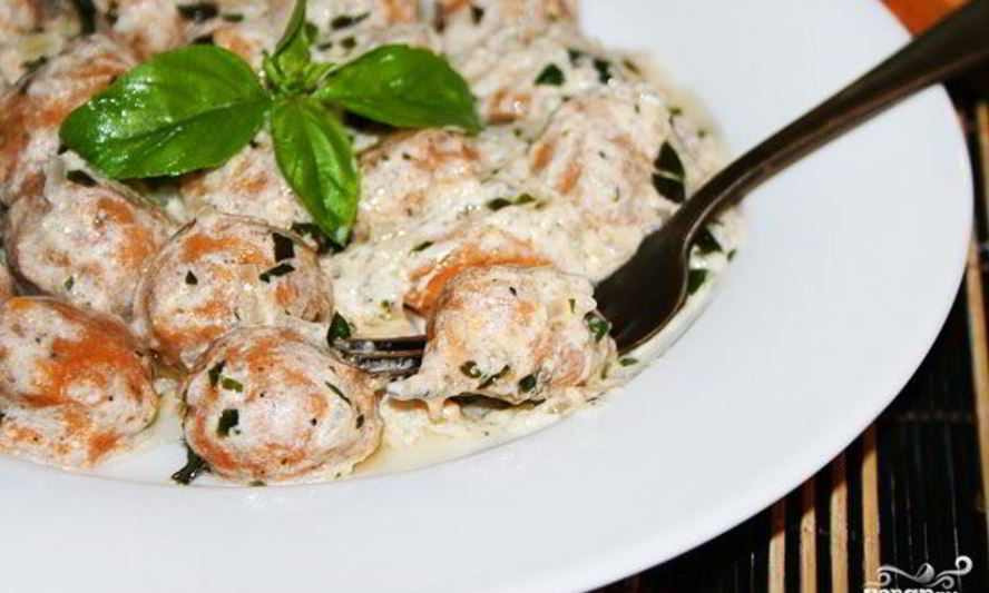 Рецепт томатные ньокки с базиликом и сметанным соусом